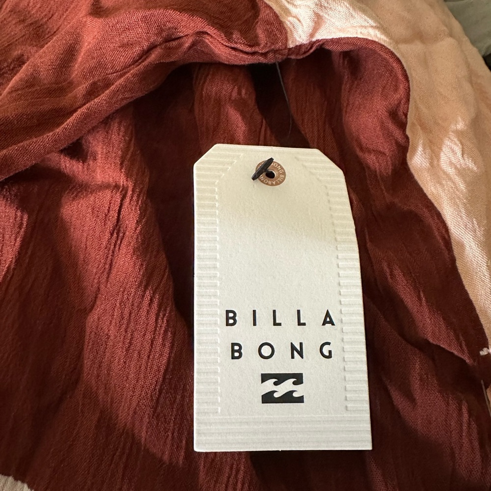 Billabong summer wrap, new with tags. Love that boho style!